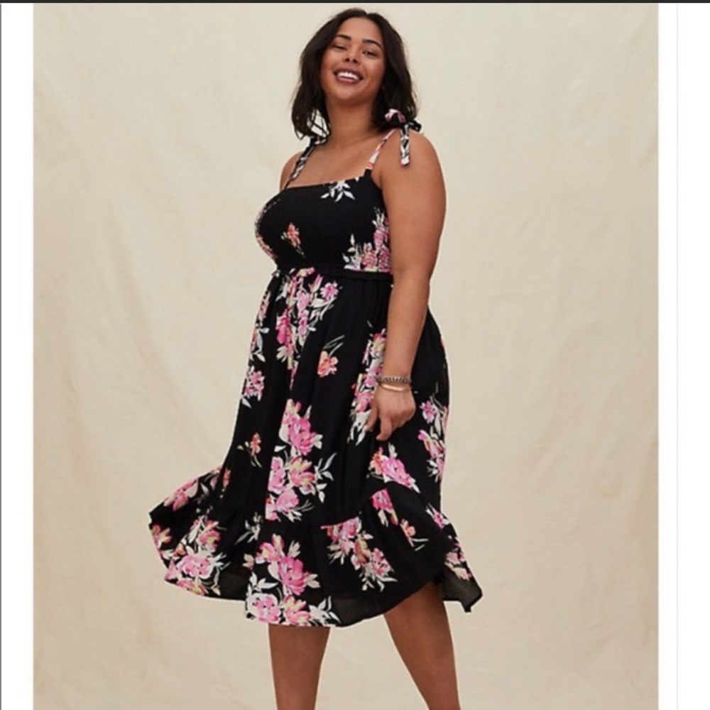 Torrid NWT smocked maxi dress